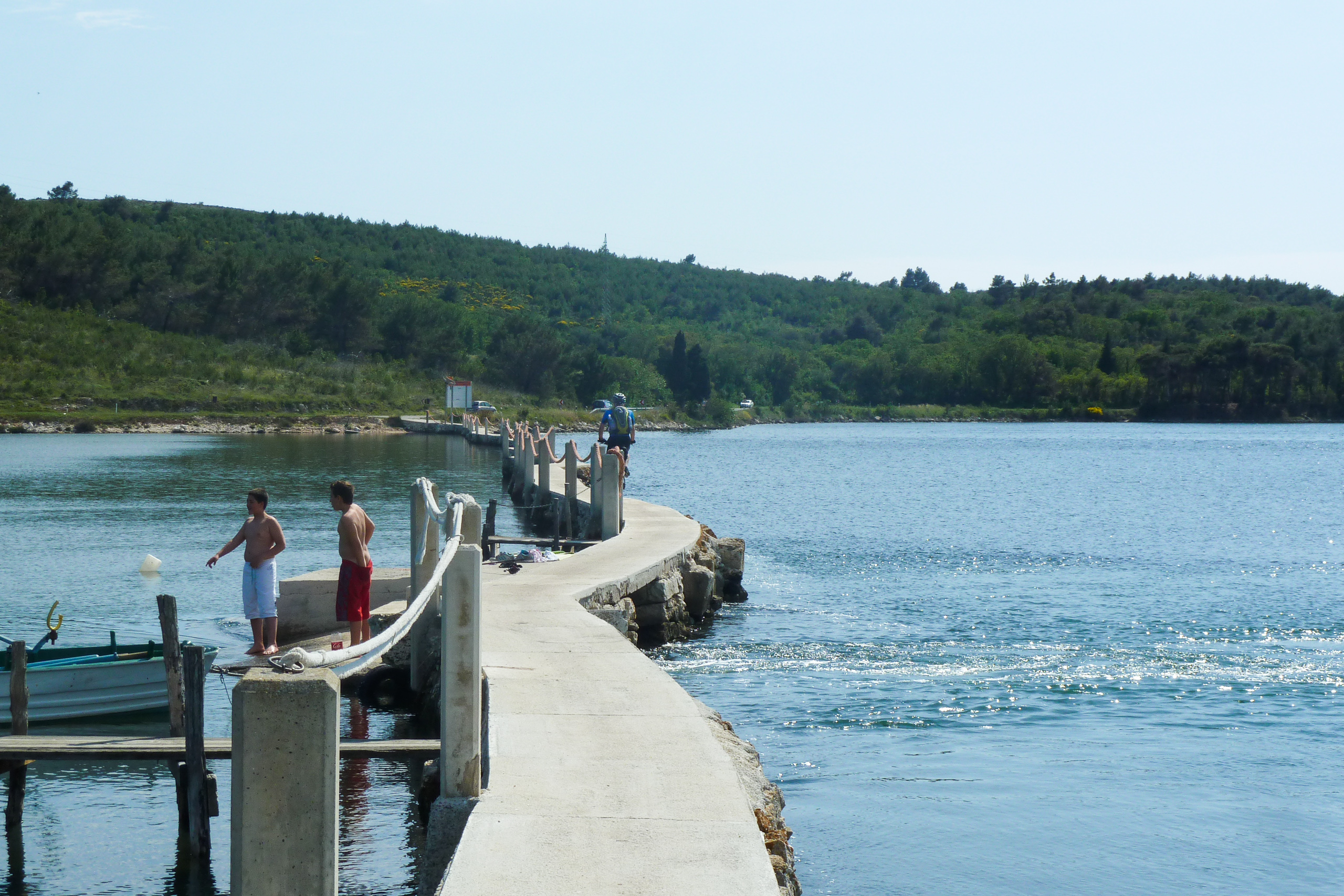 Fußgängerbrücke über die Bucht von Medulin